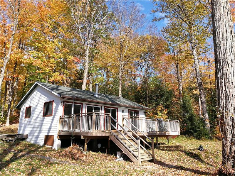 Cottage in Bracebridge 1400ft Bracebridge Cottage Rental GL38330