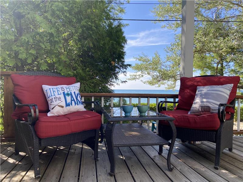 LAKEFRONT The Blue Beach House Kincardine Cottage Rental DI38342