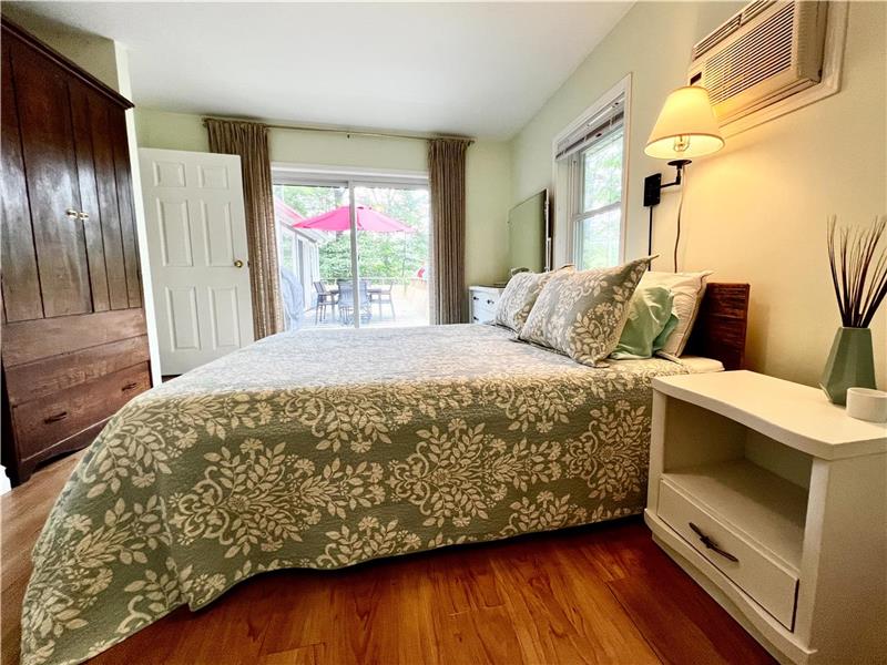 Horseshoe Lake Cottage Parry Sound Cottage Rental PL38353 CottagesInCanada