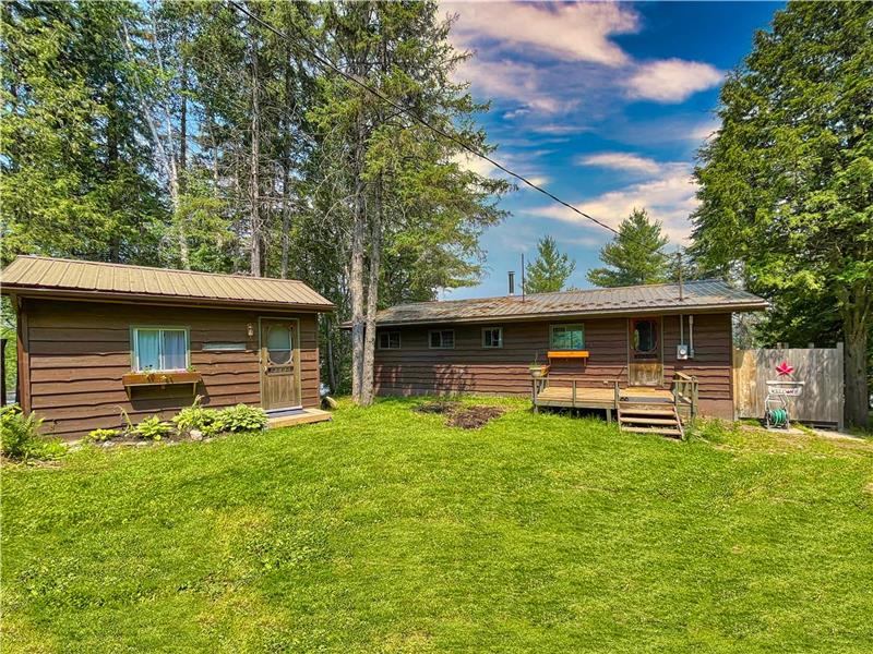 Pristine waterfront cottage on Restoule Cottage Rental PL38424