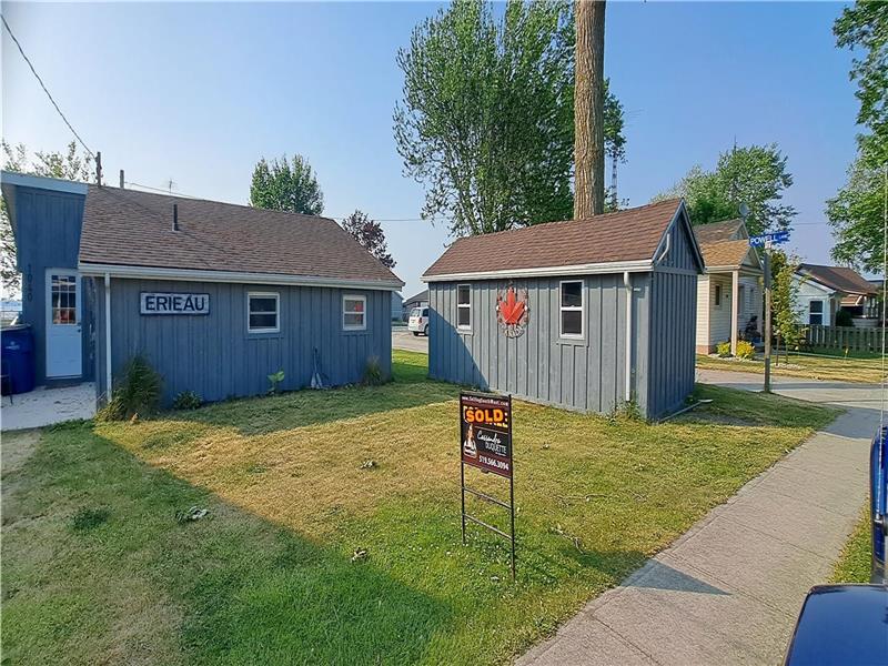 Rustic Cottage in Erieau Erieau Cottage Rental GL38643