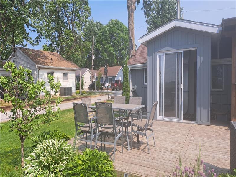 Rustic Cottage in Erieau Erieau Cottage Rental GL38643