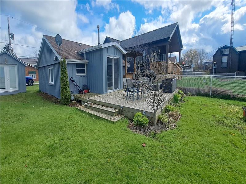 Rustic Cottage in Erieau Erieau Cottage Rental GL38643