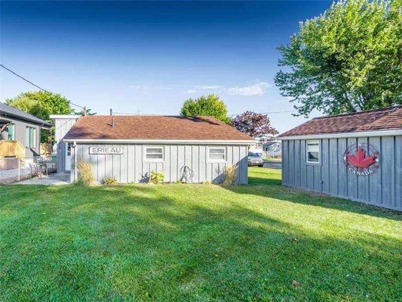 Rustic Cottage in Erieau Erieau Cottage Rental GL38643