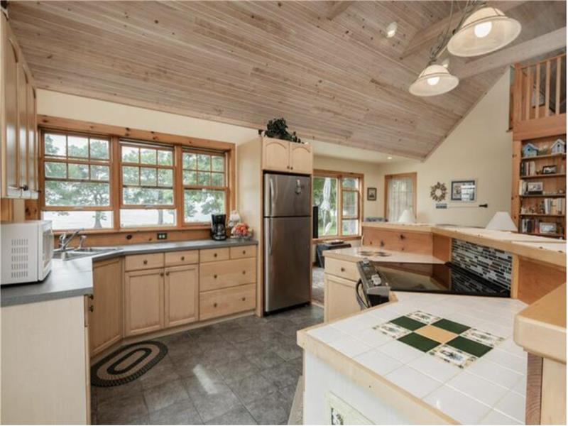 Peaceful private waterfront home Wolfe Island Cottage Rental GL