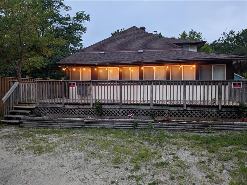 4 Bedroom house in Wasaga Beach by Wasaga Beach Cottage Rental GL