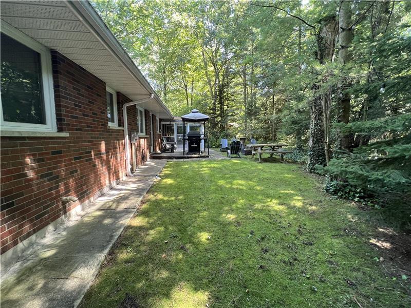 VB Christie, SouthCott Pines, Grand Grand Bend Cottage Rental DI