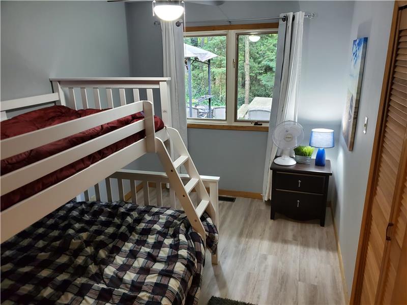 VB Christie, SouthCott Pines, Grand Grand Bend Cottage Rental DI