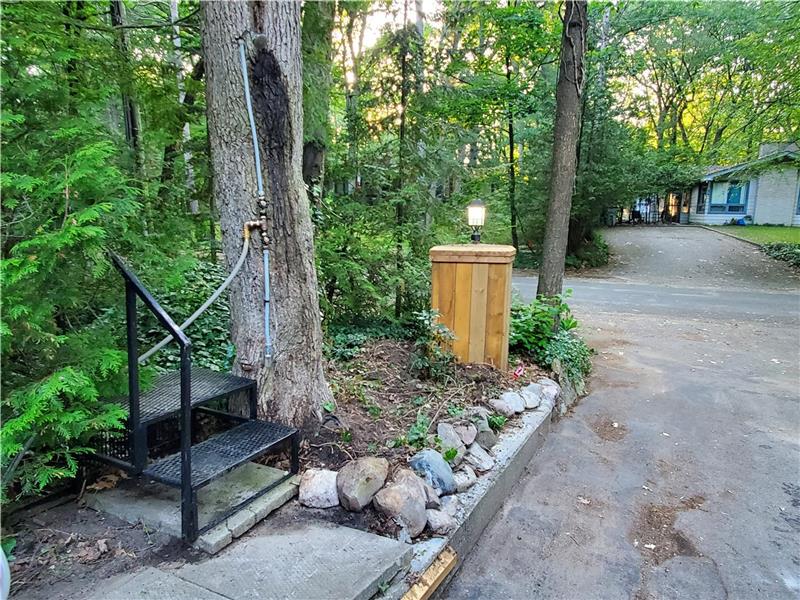 VB Christie, SouthCott Pines, Grand Grand Bend Cottage Rental DI