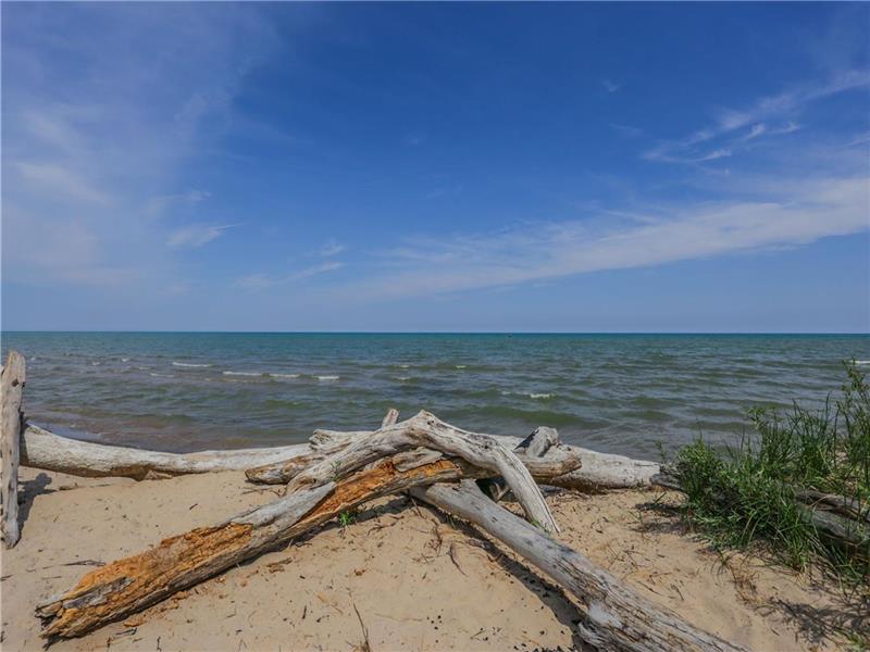 Updated Cottage in Port Franks Port Franks Cottage Rental GL38945