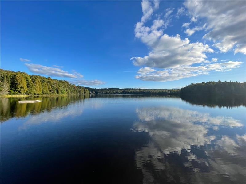 Boomerang Cottage on Ruth Lake near Powassan Cottage Rental DI