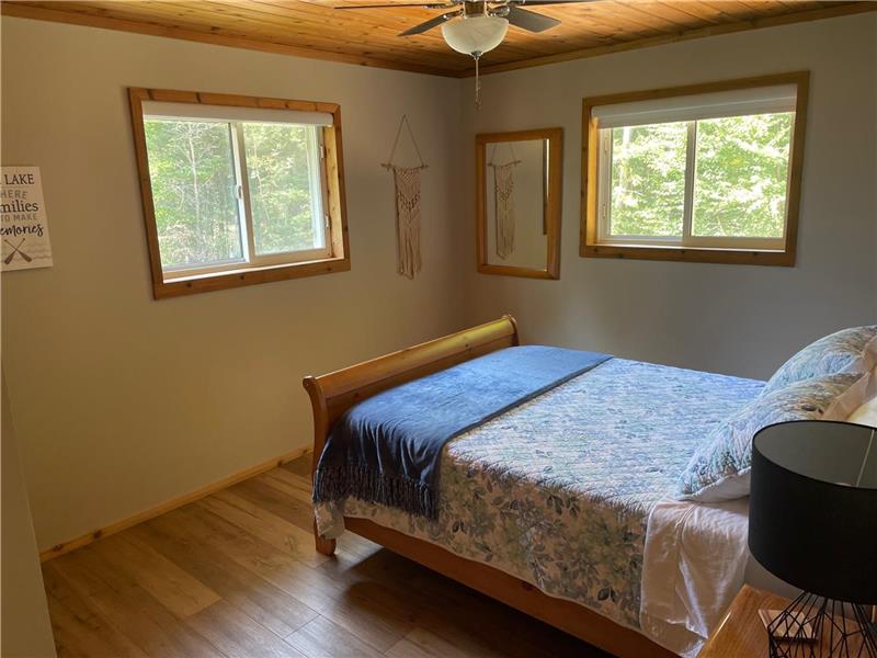 Boomerang Cottage on Ruth Lake near Powassan Cottage Rental DI