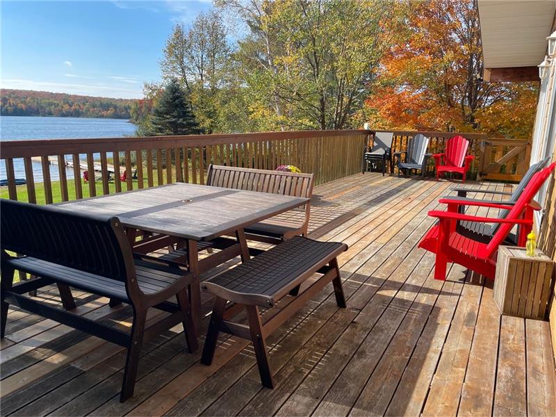 Boomerang Cottage on Ruth Lake near Powassan Cottage Rental DI