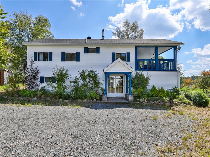 WATERFRONT COTTAGE For sale! StDonat Cottage for Sale FS39062