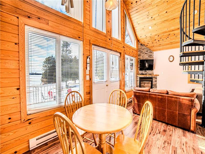 Muskoka 3bedroom chalet (Pier 100 Port Carling Cottage Rental DI