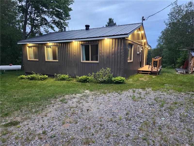 Northern Ontario Tilden Lake Marten River Cottage Rental DI39102