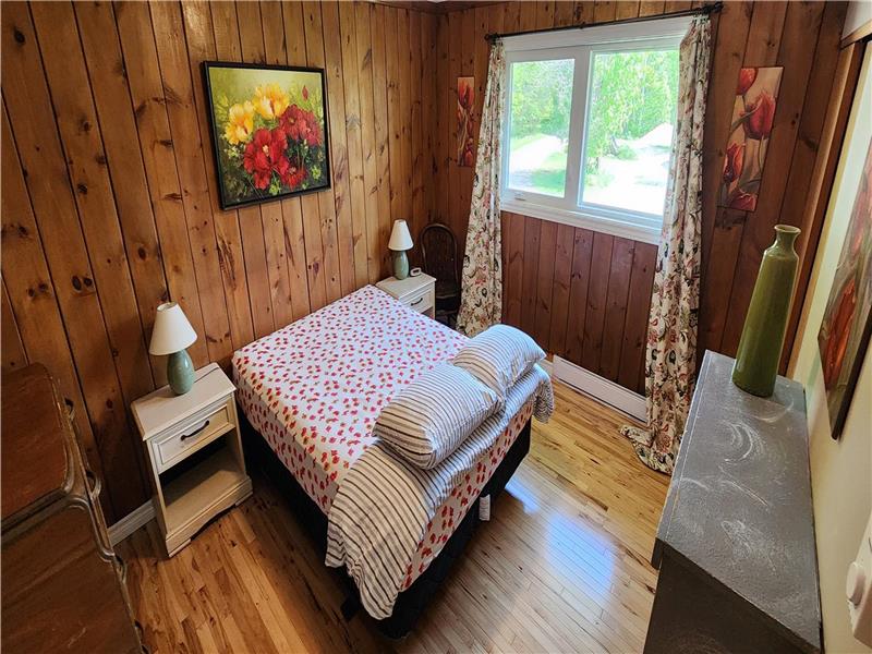 Serendipity Oaks Cottage Powassan Cottage Rental DI39108