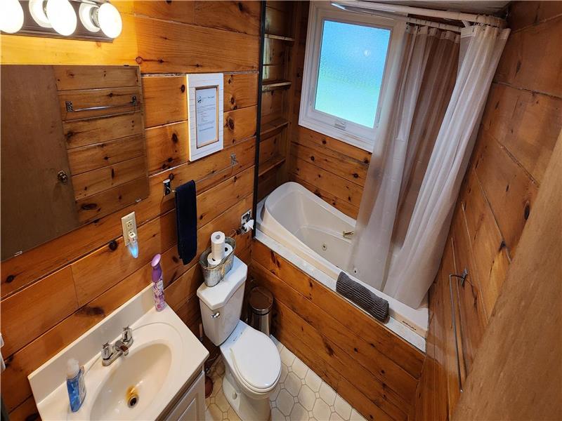 Serendipity Oaks Cottage Powassan Cottage Rental DI39108