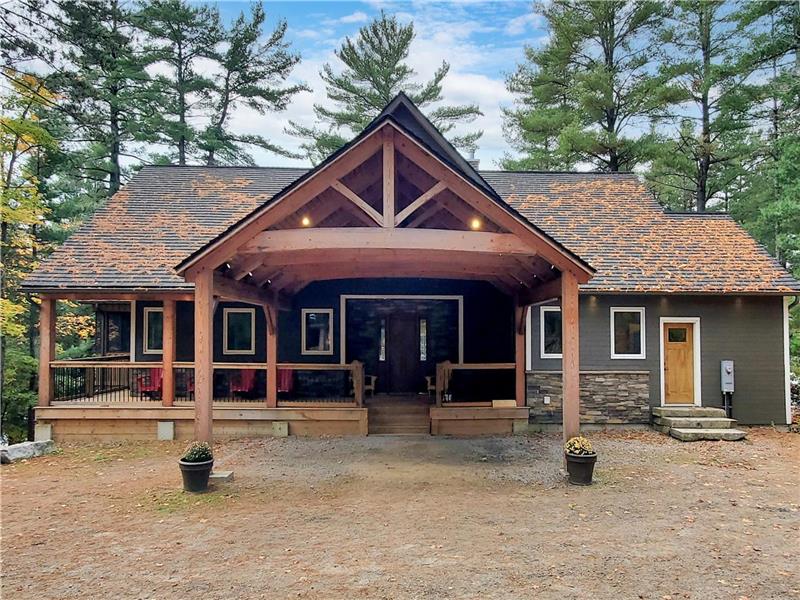 Luxury Waterfront Muskoka BIG Cottage Rental PL39120