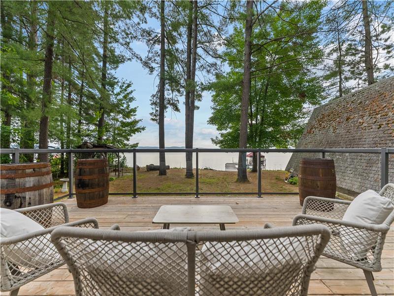 Whispering Pines Lakefront Haven Killaloe Cottage Rental PL39135