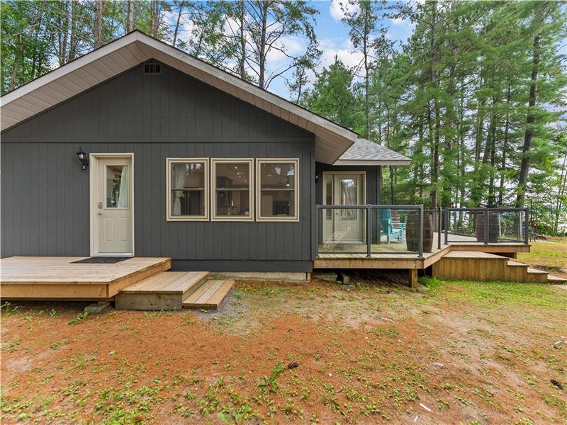 Whispering Pines Lakefront Haven Killaloe Cottage Rental PL39135