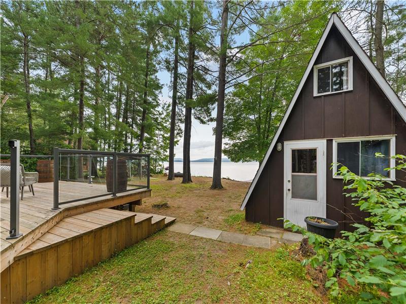 Whispering Pines Lakefront Haven Killaloe Cottage Rental PL39135