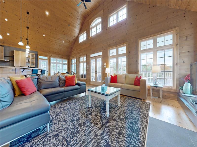 Beachfront All Season Muskoka Parry Sound Cottage Rental GL39140