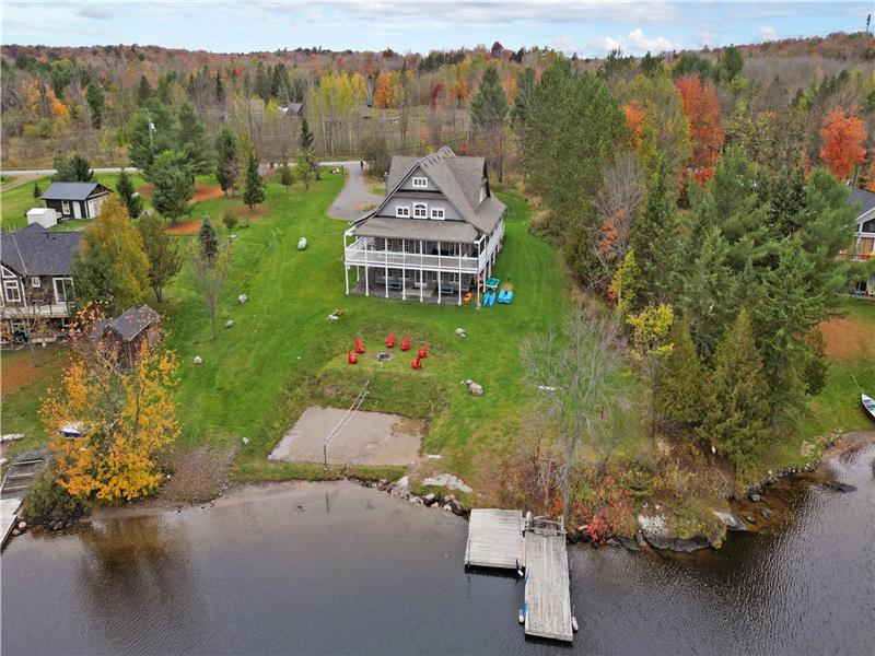 Beachfront All Season Muskoka Parry Sound Cottage Rental GL39140