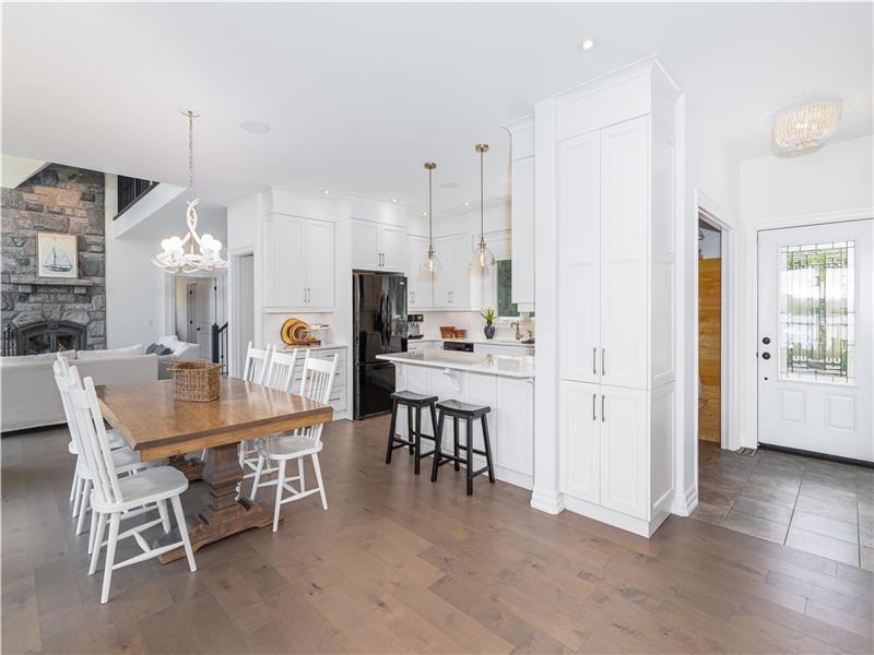 Luxury Muskoka Waterfront 5 Sprucedale Cottage Rental PL39169