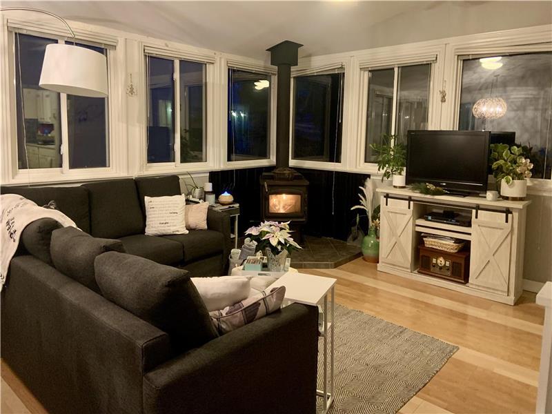 Lake Life Living (pet friendly) Camlachie Cottage Rental GL39183