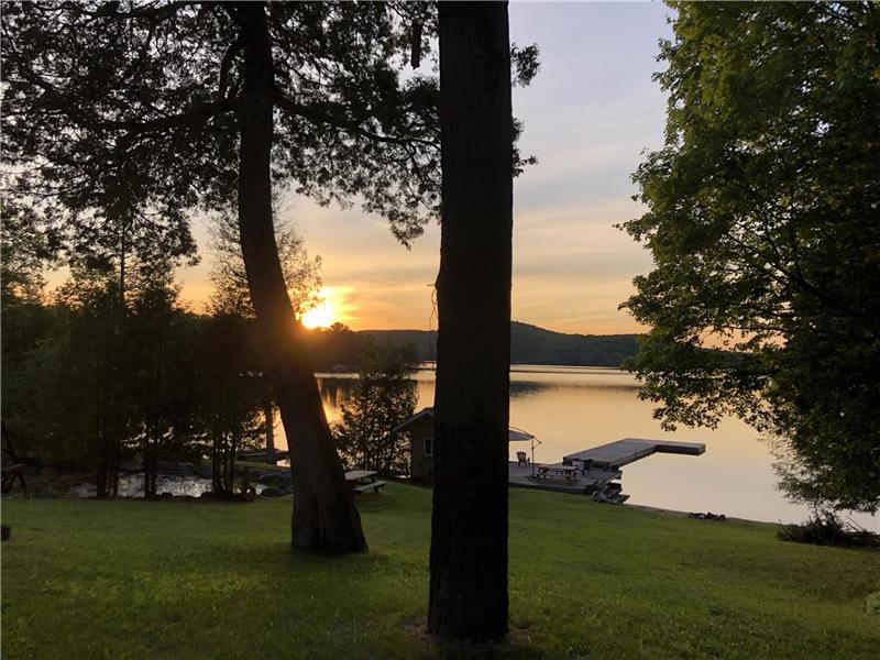 The Mainprize Luxury Waterfront Haliburton Cottage Rental PL39194