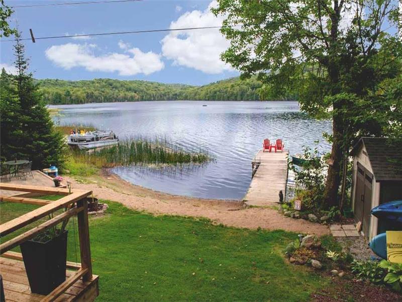 Albion Lake Escape 4 Br Waterfront Bancroft Cottage Rental PL
