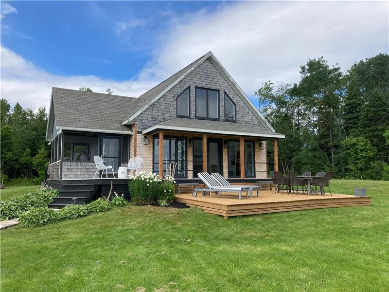 Secluded Cottage on Private Beach Montague Cottage Rental PL39539