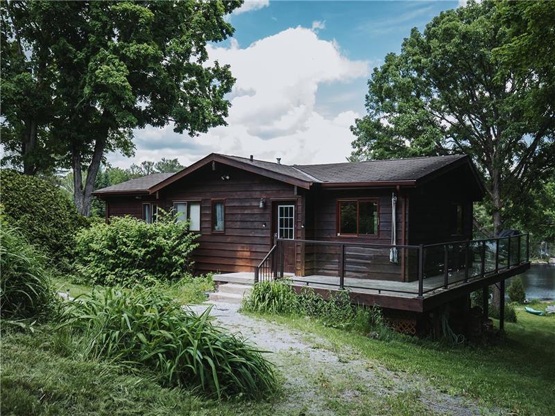 Cozy Sunfilled Cottage w/ Starlink Lakefield Cottage Rental PL