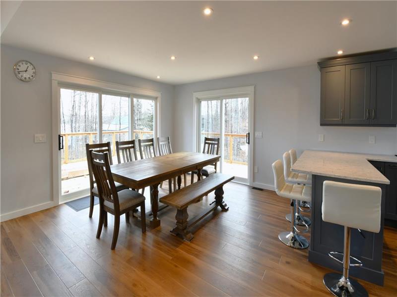 Lakefront Luxury Cottage, Coe Hill, Coe Hill Cottage Rental GL39627 CottagesInCanada