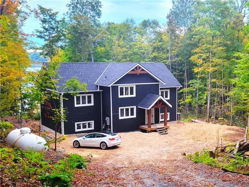 Lakefront Luxury Cottage, Coe Hill, Coe Hill Cottage Rental GL39627 CottagesInCanada