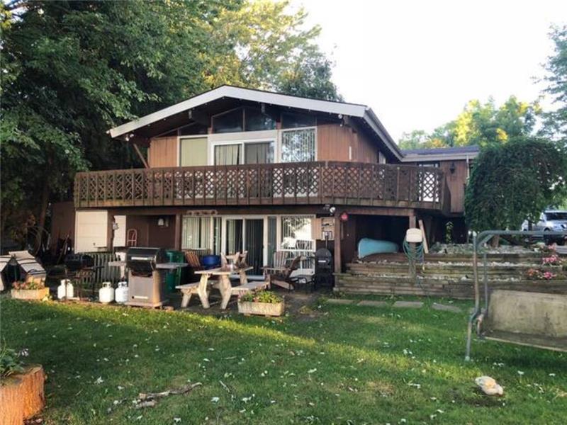 SUMMER WATERFRONT LAKE HOUSE Orillia Cottage Rental PL39662 CottagesInCanada