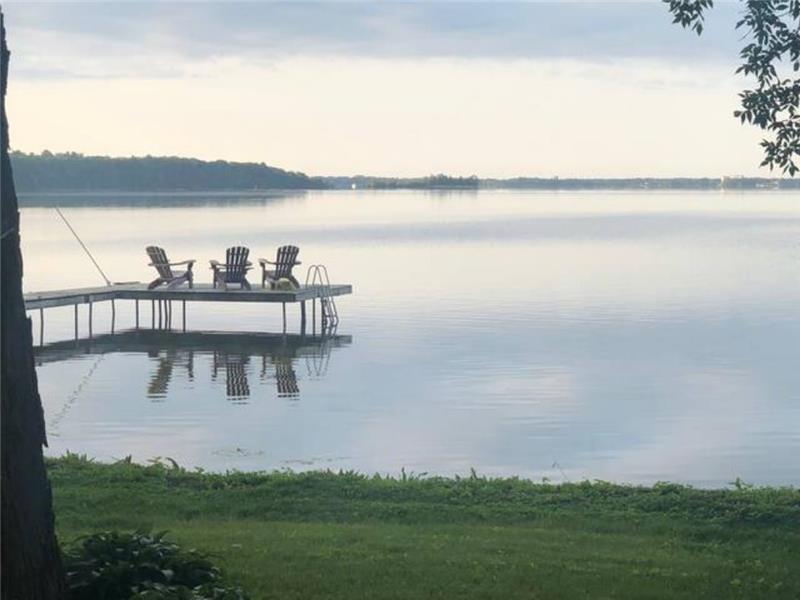 SUMMER WATERFRONT LAKE HOUSE Orillia Cottage Rental PL39662 CottagesInCanada