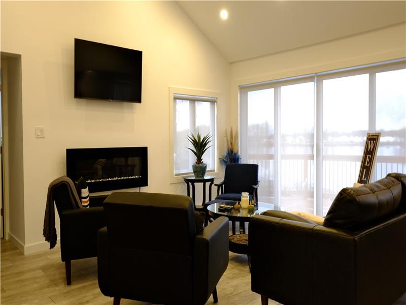 Gable Cottage Rideau Ferry, ON Rideau Ferry Cottage Rental DI39878