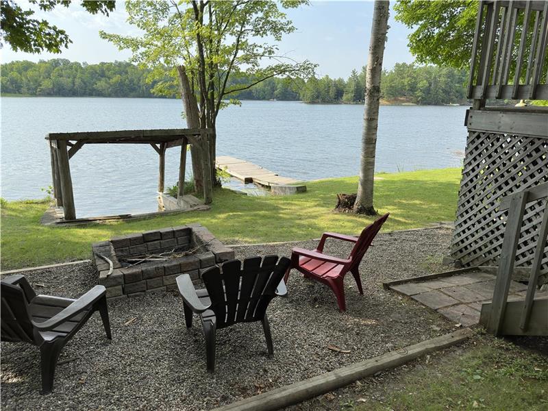 Adam Lake Unplugged Rideau Ferry Cottage Rental GL39883