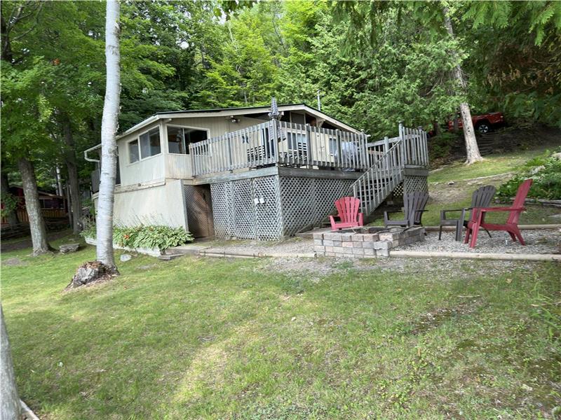 Adam Lake Unplugged Rideau Ferry Cottage Rental GL39883