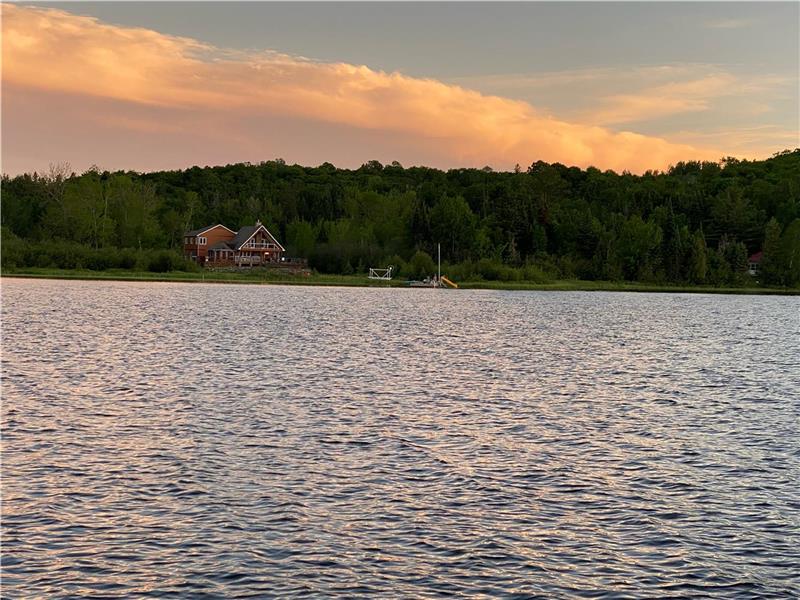 Sunset Oasis Bonfield Cottage Rental DI40007 CottagesInCanada