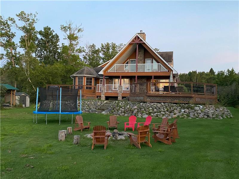 Sunset Oasis Bonfield Cottage Rental DI40007 CottagesInCanada