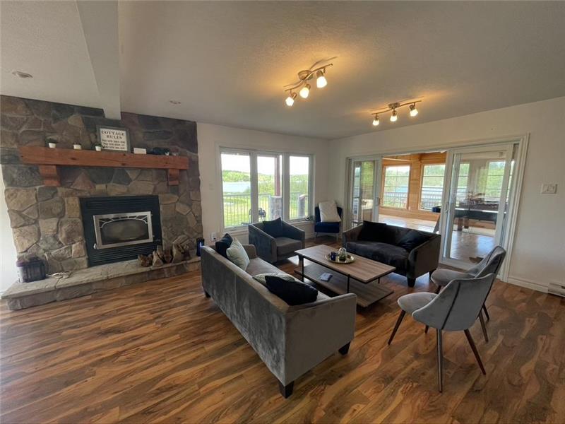 Sunset Oasis Bonfield Cottage Rental DI40007 CottagesInCanada