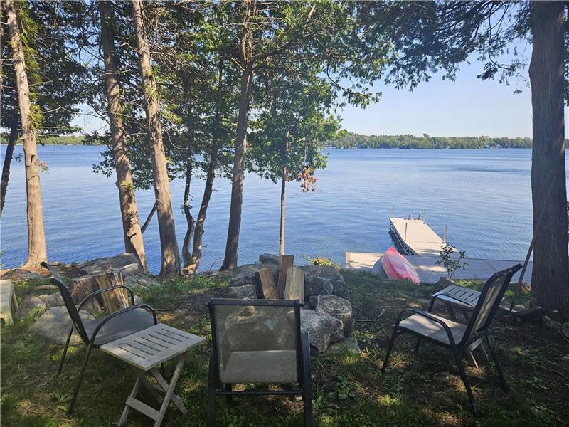 The Red Canoe Lodge on Beaver Lake Erinsville Cottage Rental GL