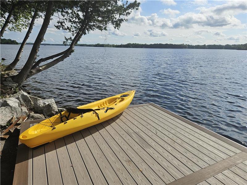 The Red Canoe Lodge on Beaver Lake Erinsville Cottage Rental GL