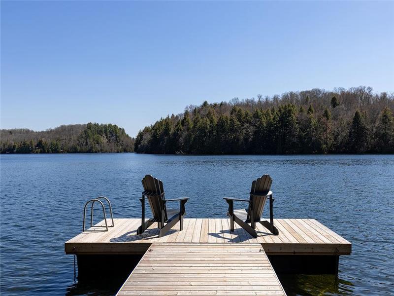 Lakeside Muskoka Cottage! Premier Utterson Cottage Rental DI40206