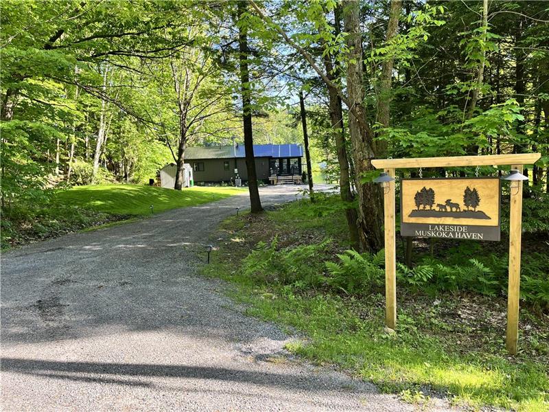 Lakeside Muskoka Cottage! Premier Utterson Cottage Rental DI40206