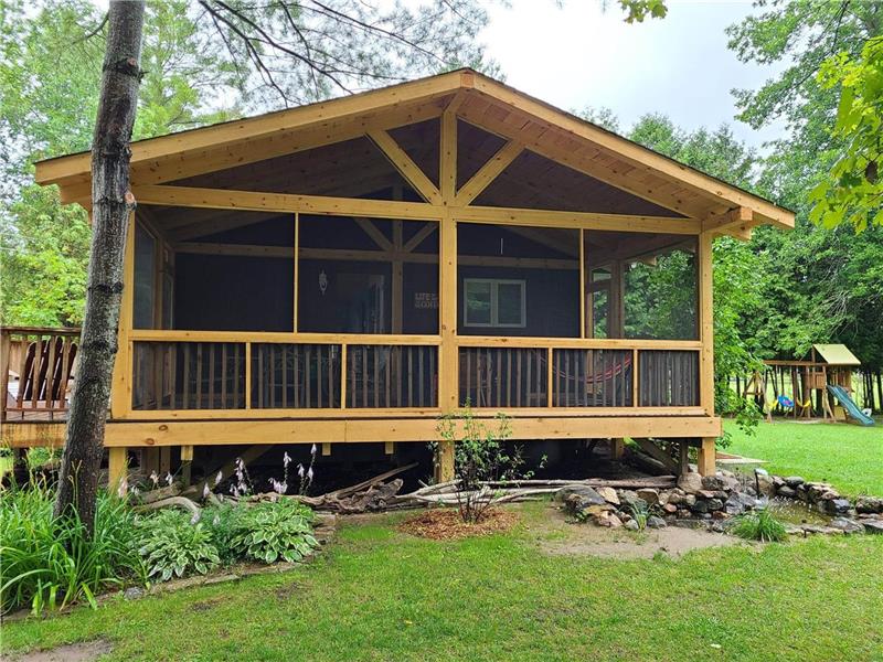 Cozy Four Season Cottage on Mcdonalds Corners Cottage Rental GL