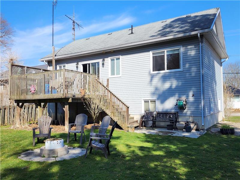 Kosecki Klubhouse charming beach Port Burwell Cottage Rental GL